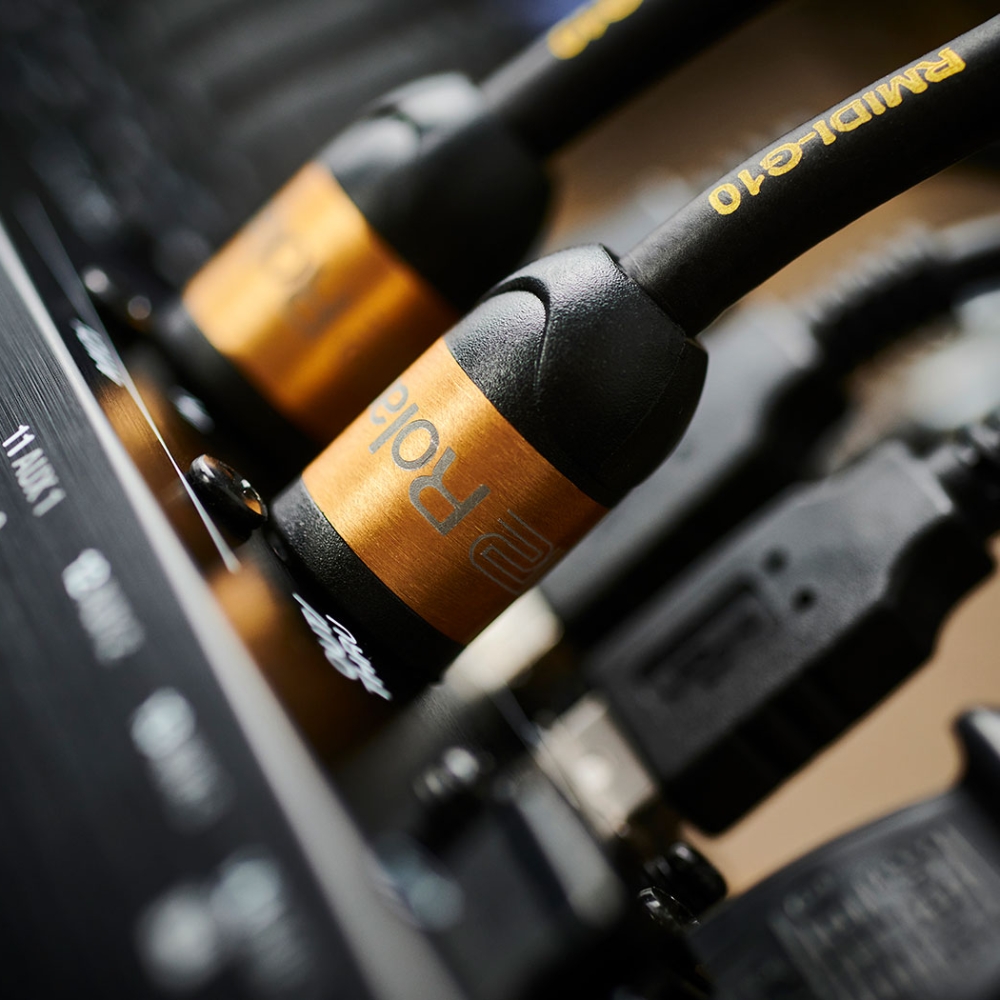 Roland_RMIDI-G3_RMIDI-G5_RMIDI-G10_and_RMIDI-G15_-_Gold_Series_MIDI_Cables_4
