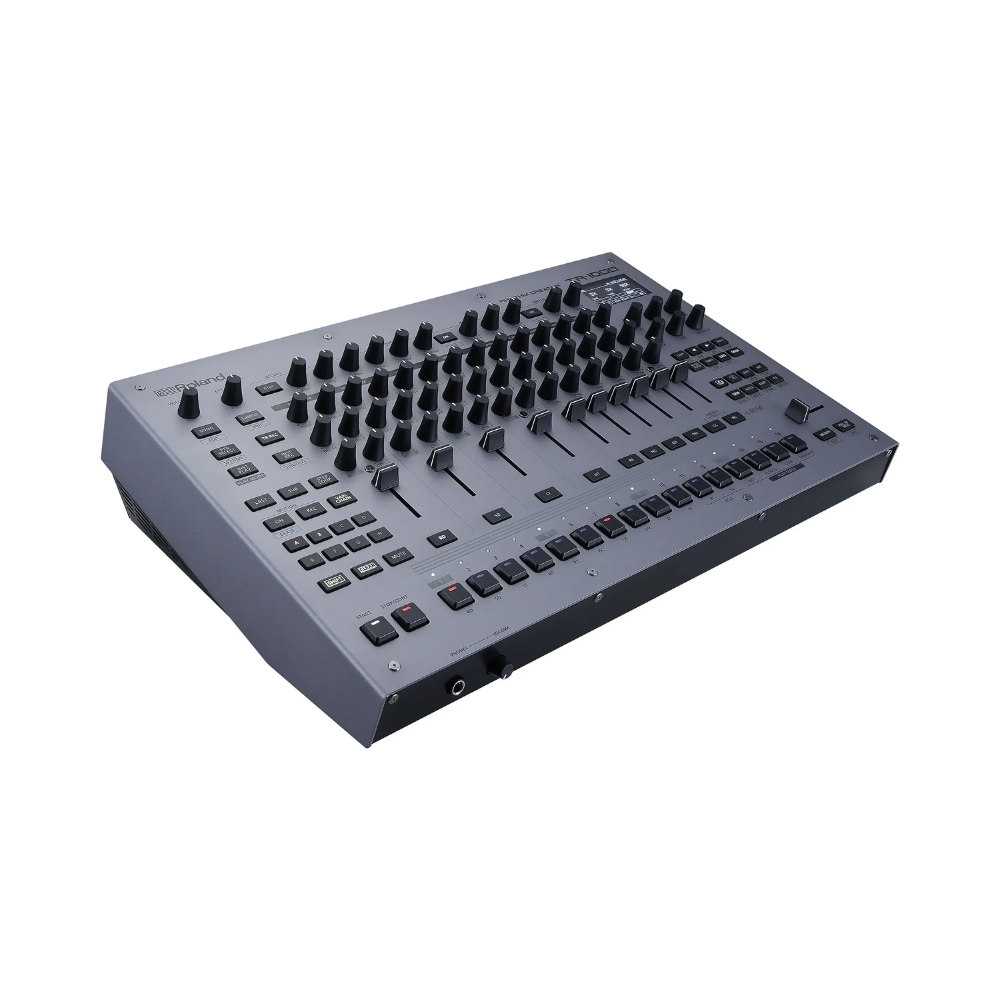 Roland _TR-1000_Rhythm_Creator_-_Analog_Drum_Machine_-_3_Right_Side_Front_Angle