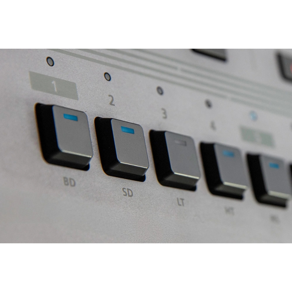 Roland _TR-1000_Rhythm_Creator_-_Analog_Drum_Machine_-_7_Buttons