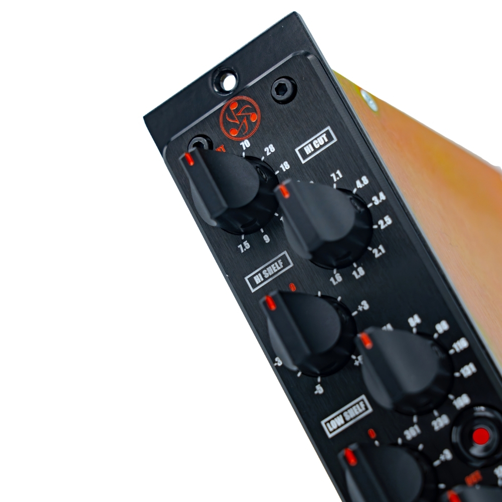 Dangerous_Music_BAX500_-_Single-Slot_500-Series_EQ_-_11_-_Top_Angle