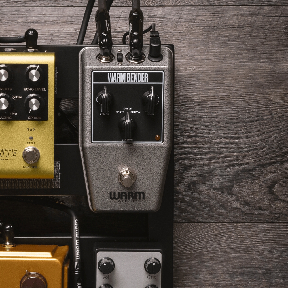 Warm_Audio_Warm_Bender_-_Selectable_3-Circuit_Tone_Bender-Style_Fuzz_Pedal_-_6_Lifestyle_3