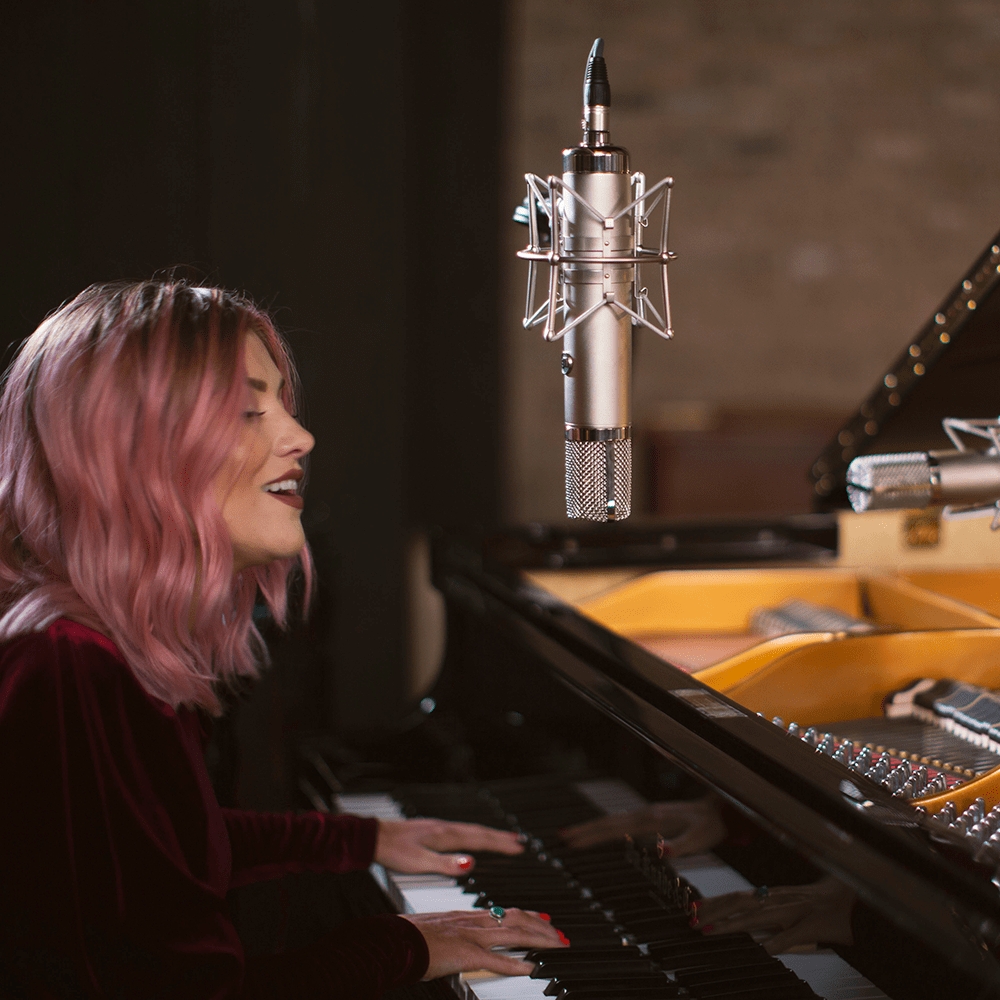 Warm_Audio_CX12_-_Large_Diaphragm_Condenser_Tube_Microphone_-_9_Lifestyle_-_3