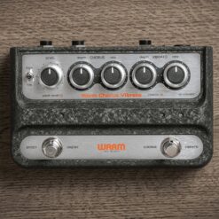 Warm_Audio_WA-C1_-_Stereo_Chorus_and_Vibrato_Pedal_with_Depth_Rate_Controls_-_6_Lifestyle_-_3