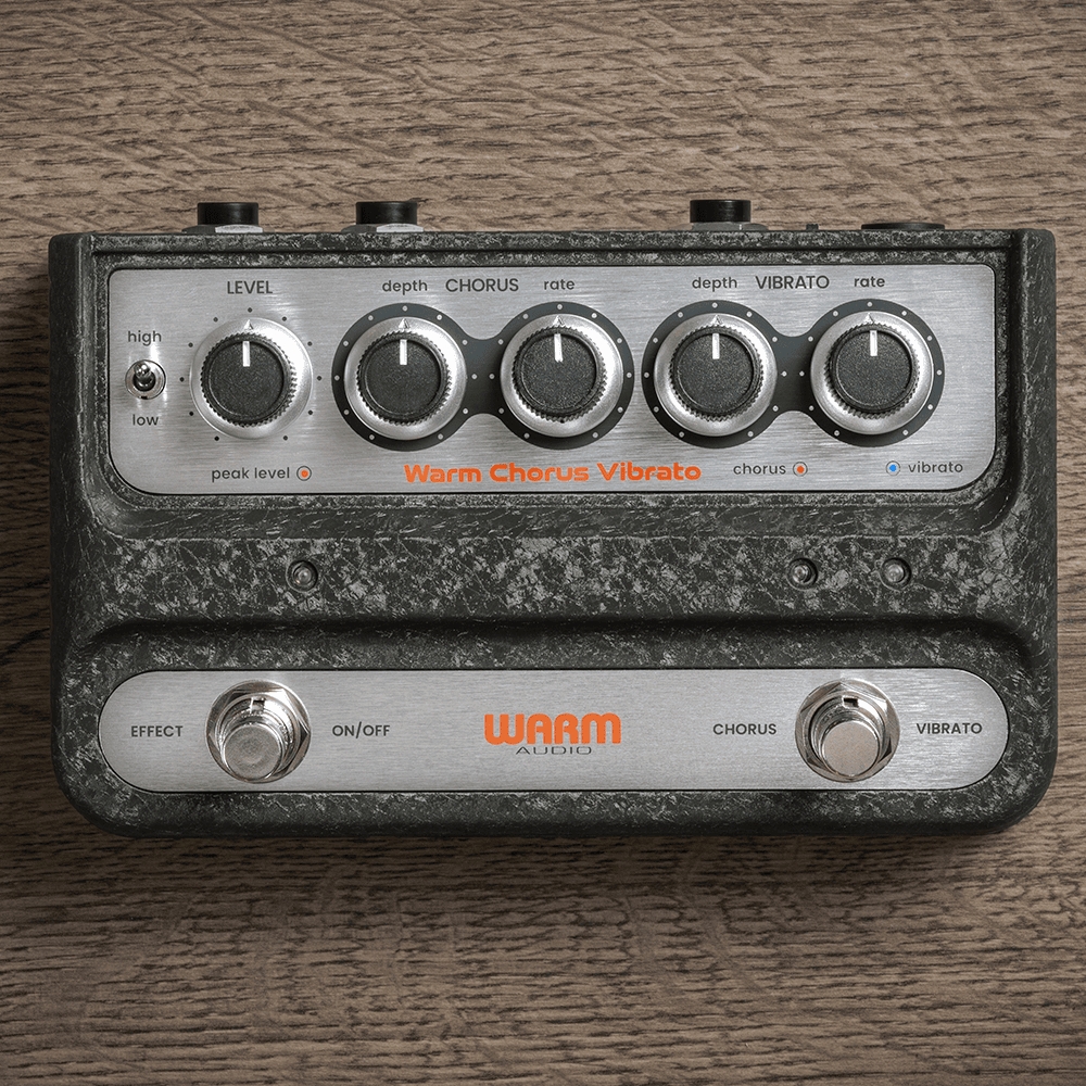 Warm_Audio_WA-C1_-_Stereo_Chorus_and_Vibrato_Pedal_with_Depth_Rate_Controls_-_6_Lifestyle_-_3