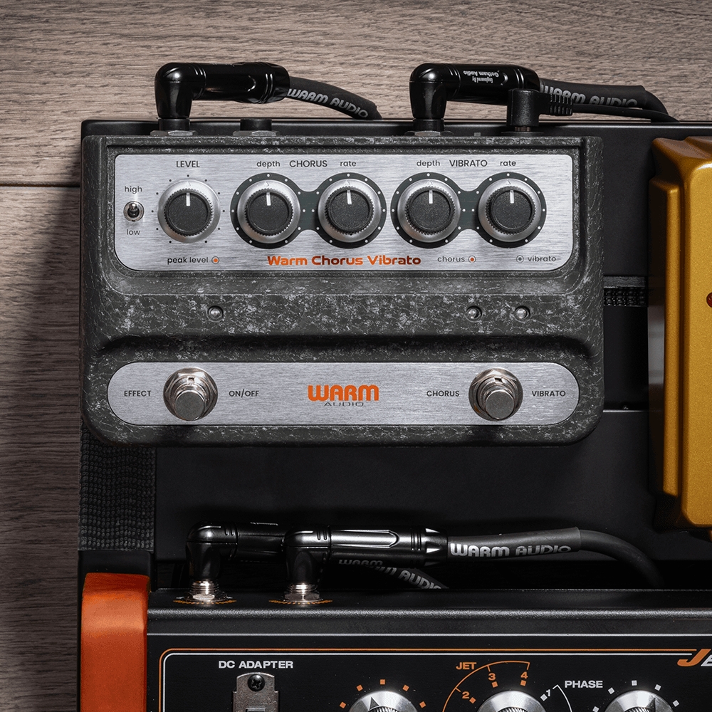 Warm_Audio_WA-C1_-_Stereo_Chorus_and_Vibrato_Pedal_with_Depth_Rate_Controls_-_9_Lifestyle_-_6