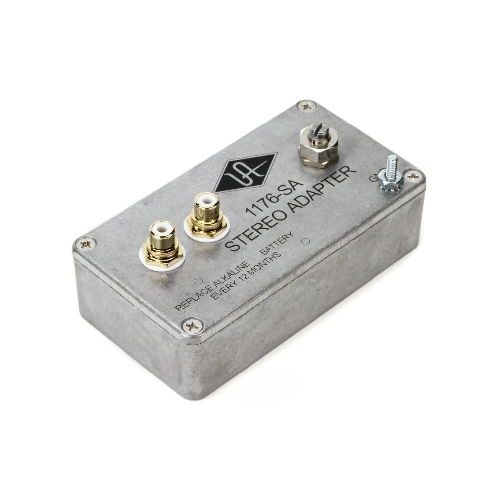 Universal_Audio_1176LN_Classic_Limiting_Amplifiers_Pair_plus_1176-SA_Stereo_Adapter_Bundle_6_-_1176-SA_Stereo_Adapter_2_Top_Front_Left_Side_Right_Angle