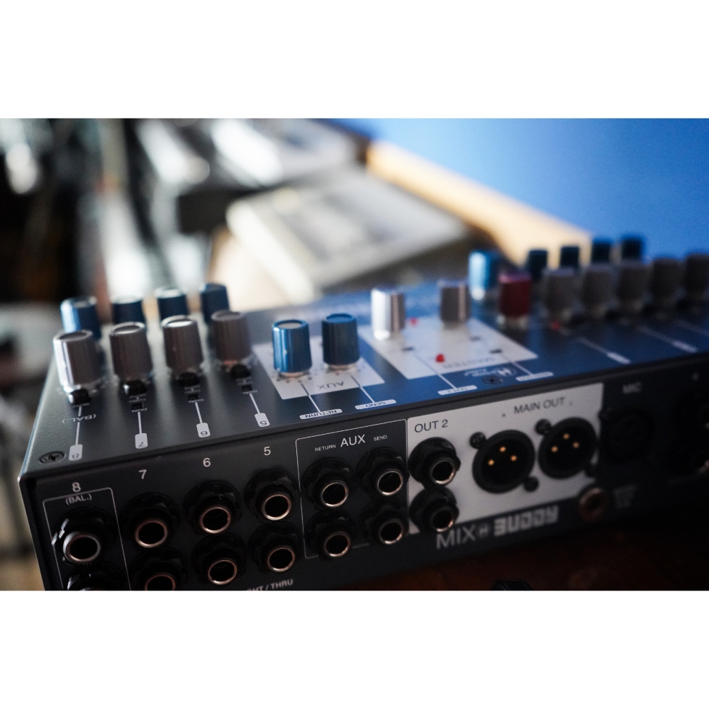 Heritage_Audio_MIX_BUDDY_-_Dedicated_JFET_Instrument_Mixer_with_Built-In_Mic_Preamp_Channel_-_9_Lifestyle_4