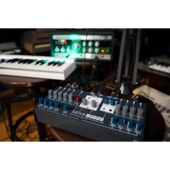 Heritage_Audio_MIX_BUDDY_-_Dedicated_JFET_Instrument_Mixer_with_Built-In_Mic_Preamp_Channel_-_14_Lifestyle_9