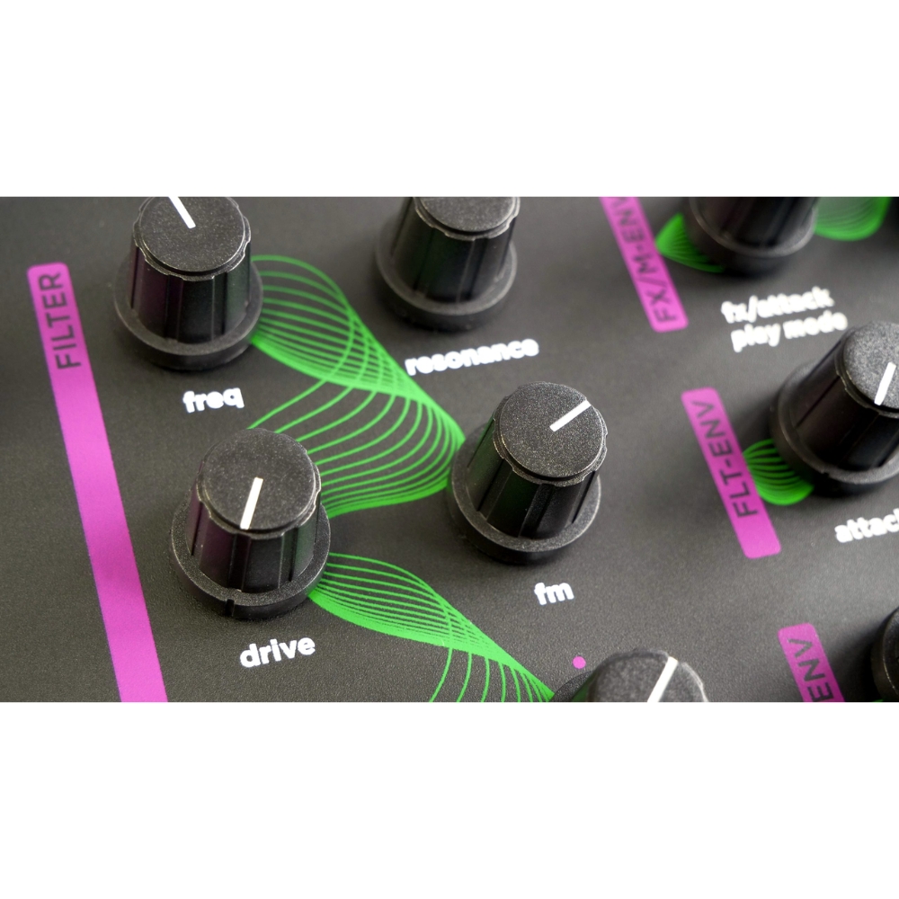 Suonobuono_Polyvera_-_6-Voice_Hybrid_Digital-Analog_Synthesizer_and_Sampler_with_Wavetable_Oscillators_Analog_Filter_and_Effects_Black_-_6_Features_Top_Middle_Zoomed