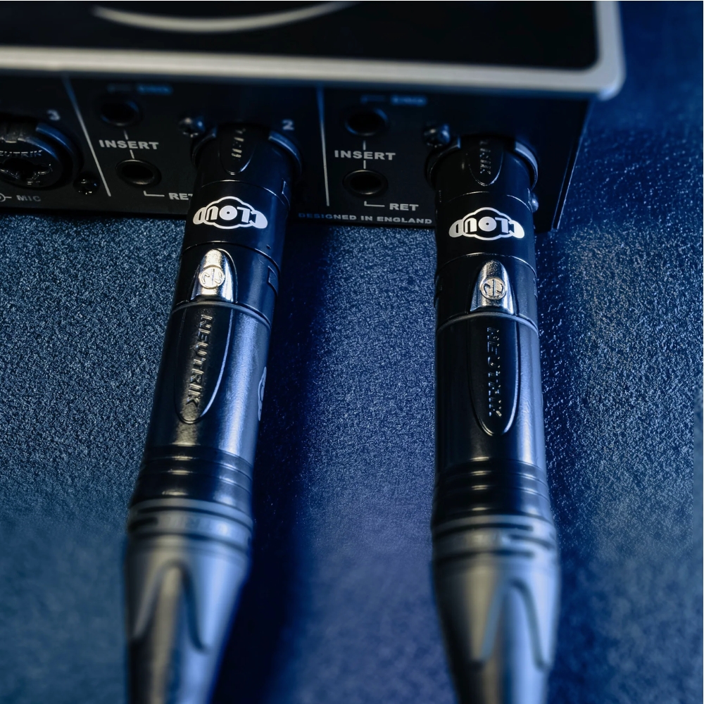 Cloud_Microphones_Cloudlifter_Mini_CL-25_-_Ultra-Compact_Mic_Activator_-_7_Lifestyle_3_Dual_Activators