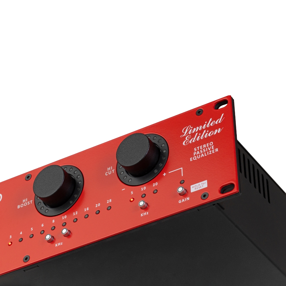 Bettermaker_Stereo_Passive_Equalizer_SPE_Limited_Edition_-_Stereo_Passive_EQ_with_DAW_Recall_and_Automation_-_8_Right_Side_Bottom_and_Front_Zoom_Detail