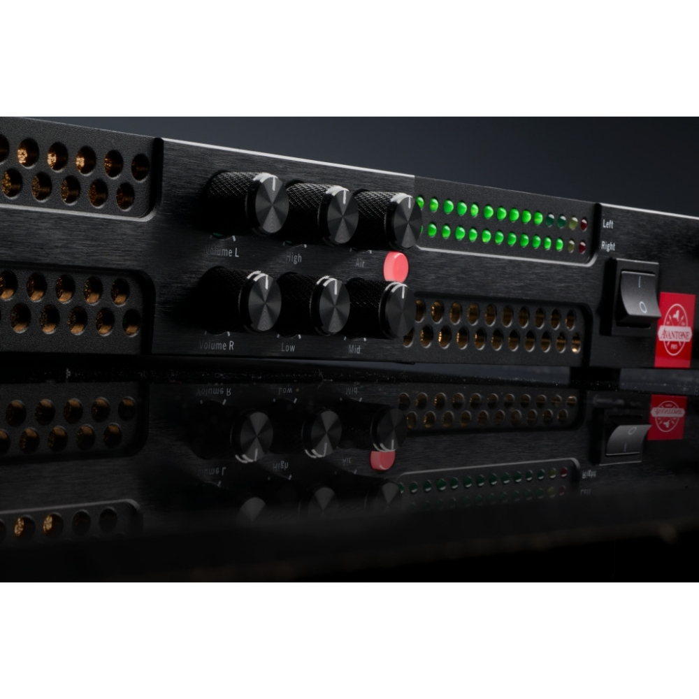 Avantone_Pro_GTR-100_-_100-Watt_2-Channel_Rack-Mountable_Solid-State_Guitar_Amplifier_with_Stereo_Dual-Mono_Operation_Four-Band_EQ_and_XLR_Direct_Outputs_-_4_Lifestyle_1