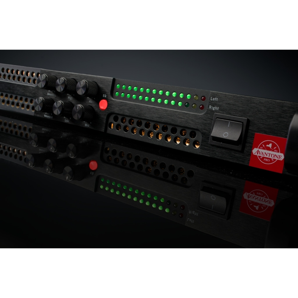 Avantone_Pro_GTR-100_-_100-Watt_2-Channel_Rack-Mountable_Solid-State_Guitar_Amplifier_with_Stereo_Dual-Mono_Operation_Four-Band_EQ_and_XLR_Direct_Outputs_-_5_Lifestyle_2