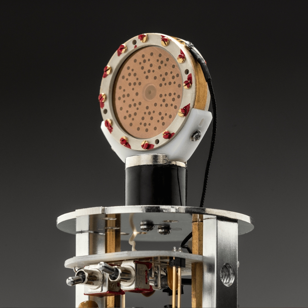 Warm_Audio_WA47F_-_Large-Diaphragm_FET_Transformer-Balanced_Studio_Condenser_Microphone_-_3_Capsule_and_Switches