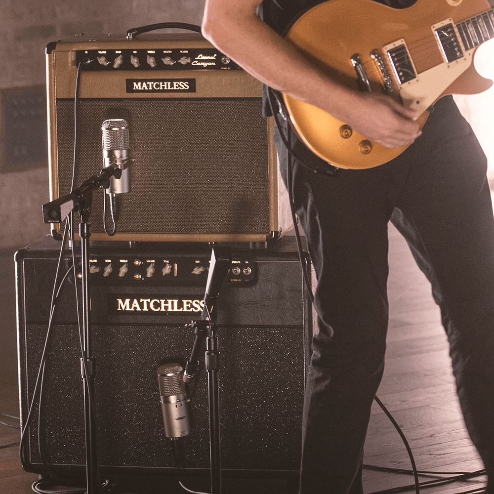 Warm_Audio_WA47F_-_Large-Diaphragm_FET_Transformer-Balanced_Studio_Condenser_Microphone_-_8_Lifestyle_2_Guitarist