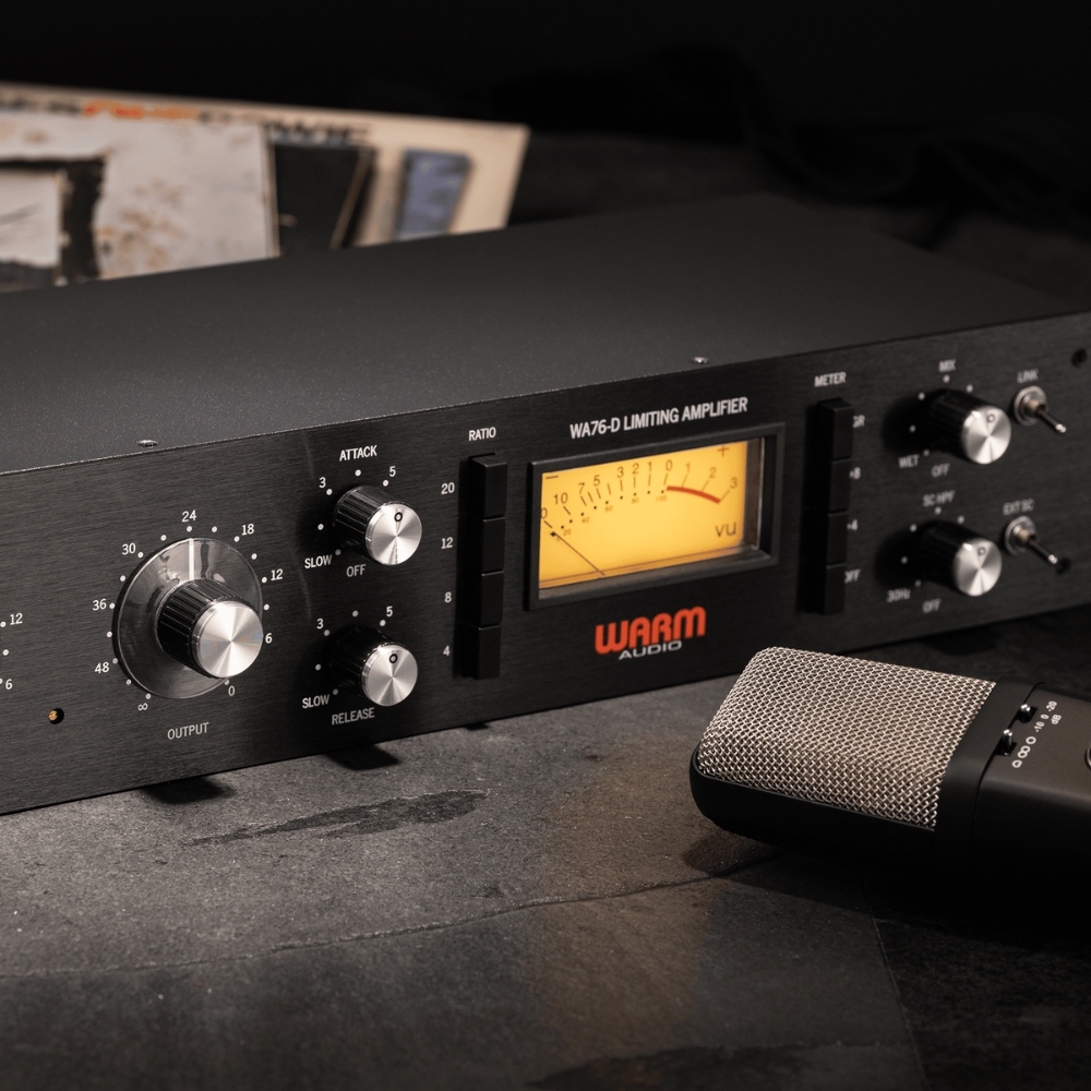 Warm_Audio_WA76-D_-_Single-Channel_Clean_Gain_Discrete_FET_Compressor_-_5_Lifestyle_2_Meter_Buttons_Knobs_and_Switches