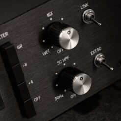 Warm_Audio_WA76-D_-_Single-Channel_Clean_Gain_Discrete_FET_Compressor_-_7_Lifestyle_4_Knobs_Buttons_and_Switches_Close-Up